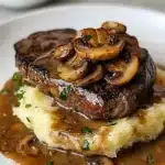 Bistec y champiñones cremosos