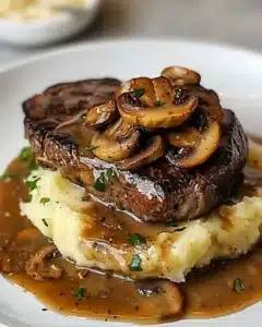 Bistec y champiñones cremosos