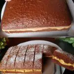 Pastel de café y chocolate con cobertura de crema de loto