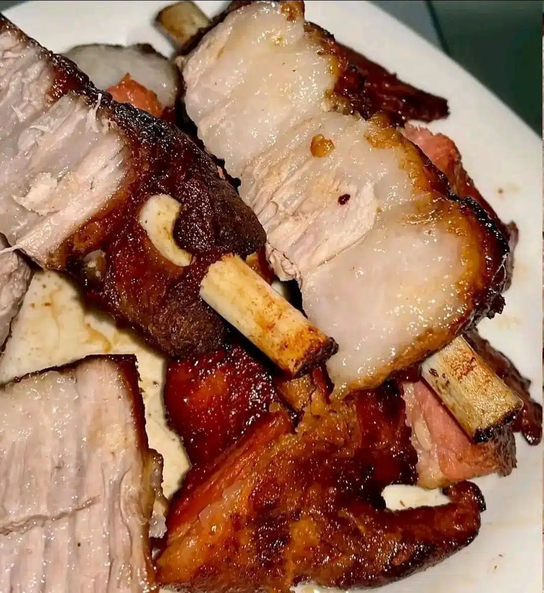 ¡COSTILLA DE CERDO AL HORNO: JUGOSA POR DENTRO Y DORADITA POR FUERA! 🍖🔥...Ver más