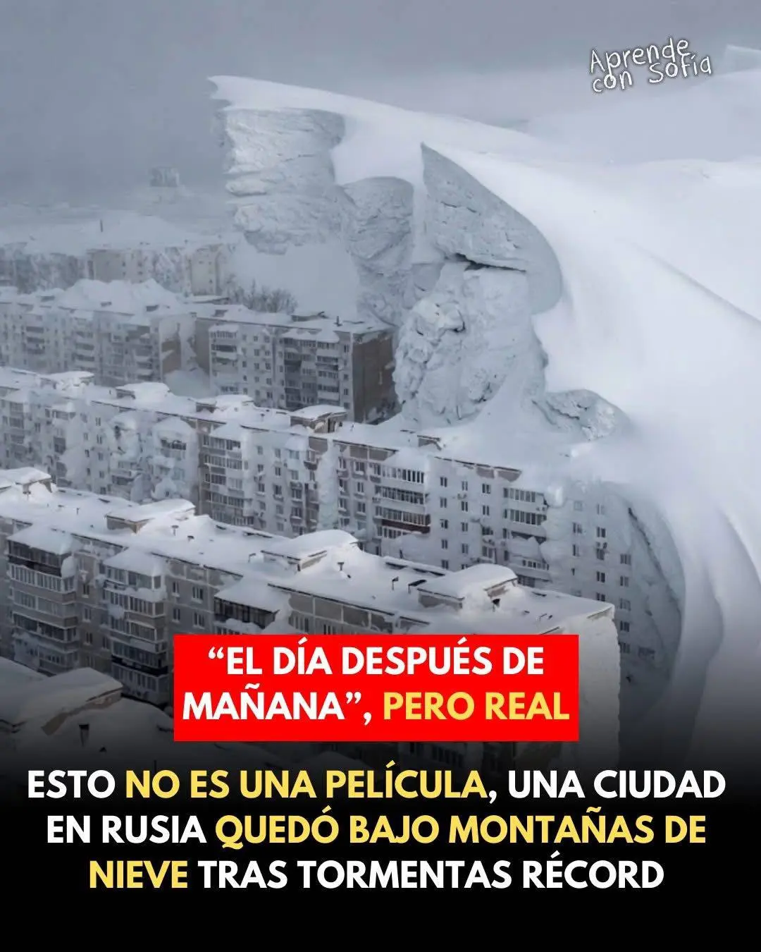 Tormenta de nieve extrema en Kamchatka con edificios cubiertos