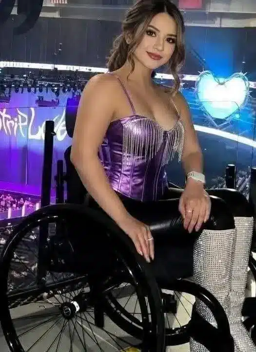 Una chica con discapacidad pide un simple hola 2 Una chica con discapacidad pide un simple hola